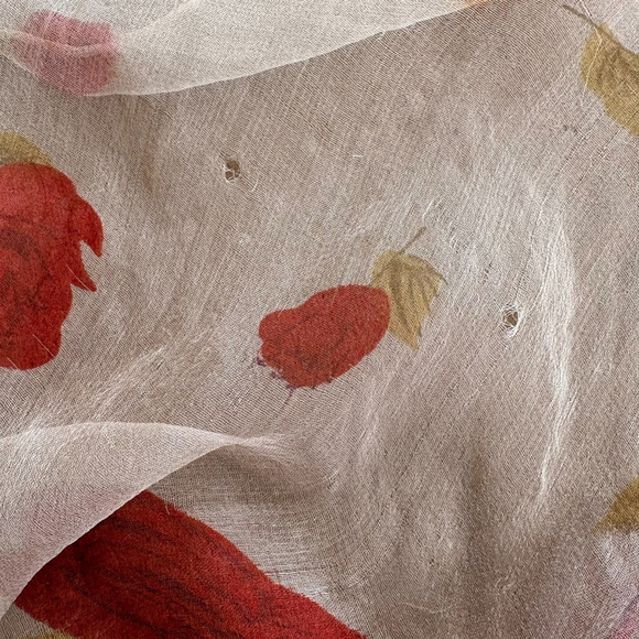1950s Sheer Silk Floral Scarf Cream Red Yellow Rose - Picture 8 of 10